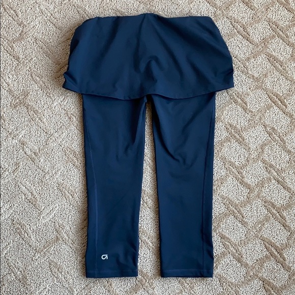 Gap Women’s GapFit gfast Capri Leggings with Skirt - Picture 2 of 5
